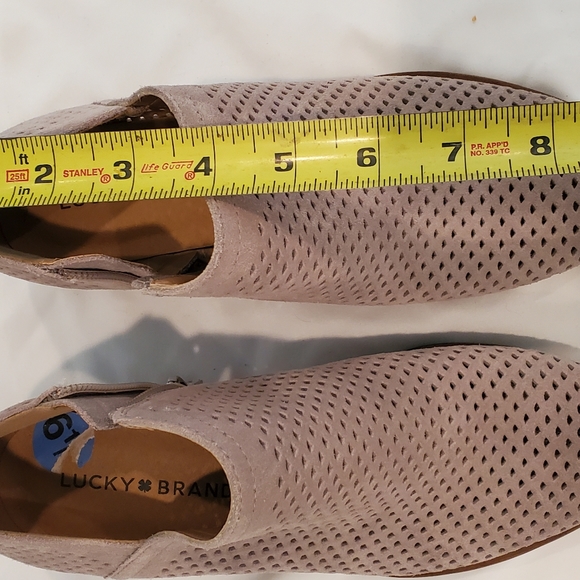 Lucky Brand Suede Ankle Bootie Size 6.5.  Perferated upper, side zip - Picture 9 of 10